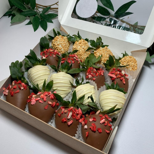 Клубничный бокс с настоящим шоколадом Callebaut